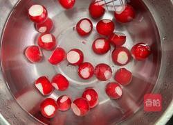 糖醋水萝卜的做法图解1