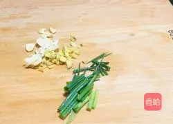 Illustration of how to make yellow croaker with chopped pepper 2
