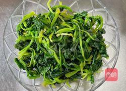 【春季“养肝”】凉拌菠菜的做法图解2