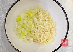 【春季“养肝”】凉拌菠菜的做法图解3