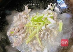 【春季“养肝”】豆苗炒肉的做法图解4