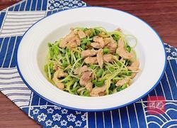 【春季“养肝”】豆苗炒肉的做法图解7