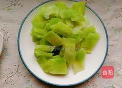 胡萝卜炒莴苣的做法图解2