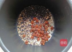 黑豆杂粮粥的做法图解3