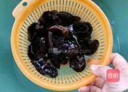 美汁拌木耳的做法图解3