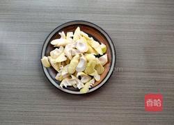 荠菜炒春笋的做法图解3