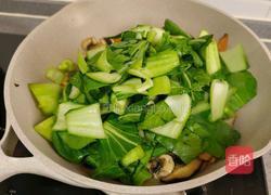 菌菇炒青菜的做法图解7
