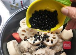 黑豆莲藕猪骨汤的做法图解4