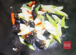 轻盐山药炒木耳的做法图解7