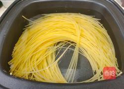 蹄汤米线的做法图解4