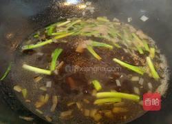 炸藕丸子烩粉条的做法图解3