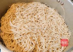香畴美汁酱油炒面的做法图解4