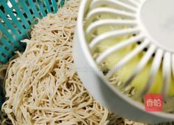 香畴美汁酱油炒面的做法图解5