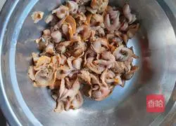 Illustration of how to mix cucumbers with scallops 3