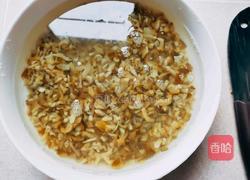 咸瓜毛豆子的做法图解2