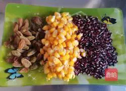 Illustration of how to make Rhubarb Rice Sticky Bean Buns 1