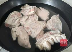 压力锅煲猪蹄汤的做法图解1