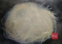 捞汁米线的做法图解3