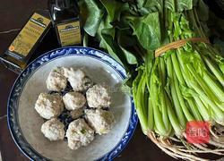 菠菜猪肉丸子汤的做法图解1