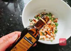 Illustration of how to make Chinese toon with dried fragrant 5