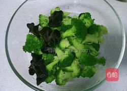 橄榄油拌西蓝花的做法图解5