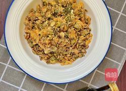 【春季养生菜】香椿炒鸡蛋的做法图解5