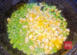 青豆玉米炒火腿的做法图解4