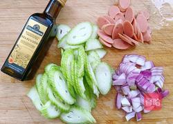 火腿丝瓜汤的做法图解1