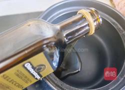 火腿丝瓜汤的做法图解2