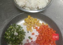 蛋炒饭的做法图解1