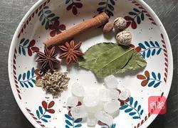 【春季“养肝”】红烧五花鹌鹑蛋的做法图解2