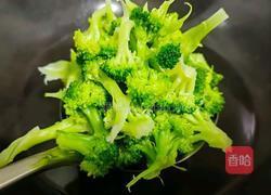 果仁西兰花的做法图解2