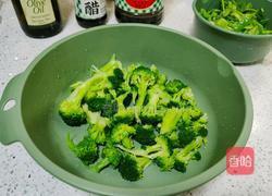 果仁西兰花的做法图解3