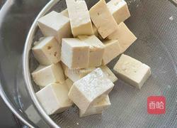 香椿芽拌豆腐的做法图解3