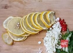 柠檬手撕鸡的做法图解3