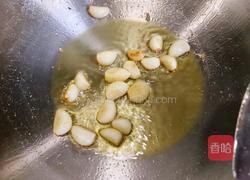 蒜子口蘑鸡胸肉的做法图解4