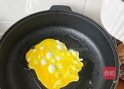 简单饱腹的手抓饼的做法图解1