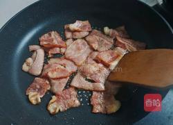 土豆烧培根的做法图解3