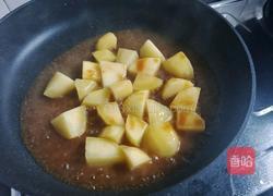 土豆烧培根的做法图解5