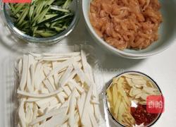 茭白嫩炒鸡胸肉的做法图解4