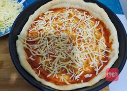 腊肠鲜蔬披萨的做法图解8