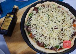 腊肠鲜蔬披萨的做法图解9