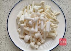 海鲜菇炒火腿肠的做法图解5