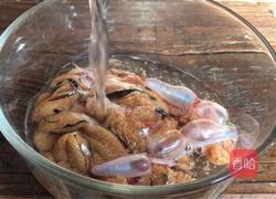 酸菜炒鱼籽的做法图解2