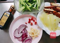 凉皮香干拌黄瓜的做法图解2