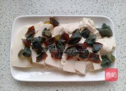 橄榄油皮蛋拌豆腐的做法图解7