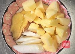 【春季养生菜】土豆焖排骨的做法图解1