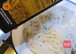 牛腩捞米粉的做法图解7