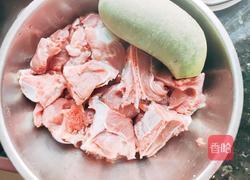 萝卜炖棒骨的做法图解1