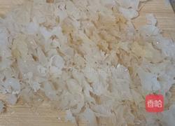 银耳莲子百合麦仁红枣雪梨粥的做法图解3